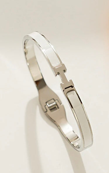 Signature H Glow Bracelet