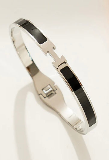Signature H Glow Bracelet
